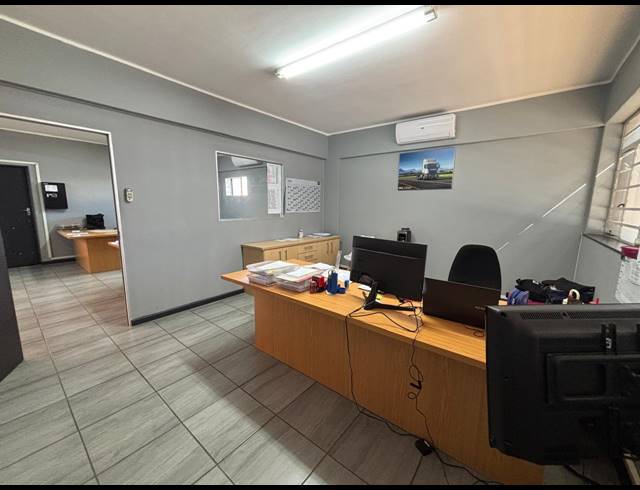 168M² OFFICE TO LET IN BRACKENFELL INDUSTRIAL